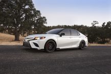 Toyota Camry 2020 LE Features, Price, Interior, and Review